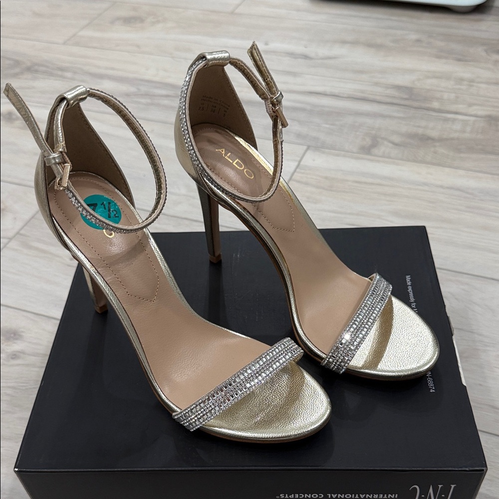 ALDO RHINESTONES GOLD SANDALS HEELS